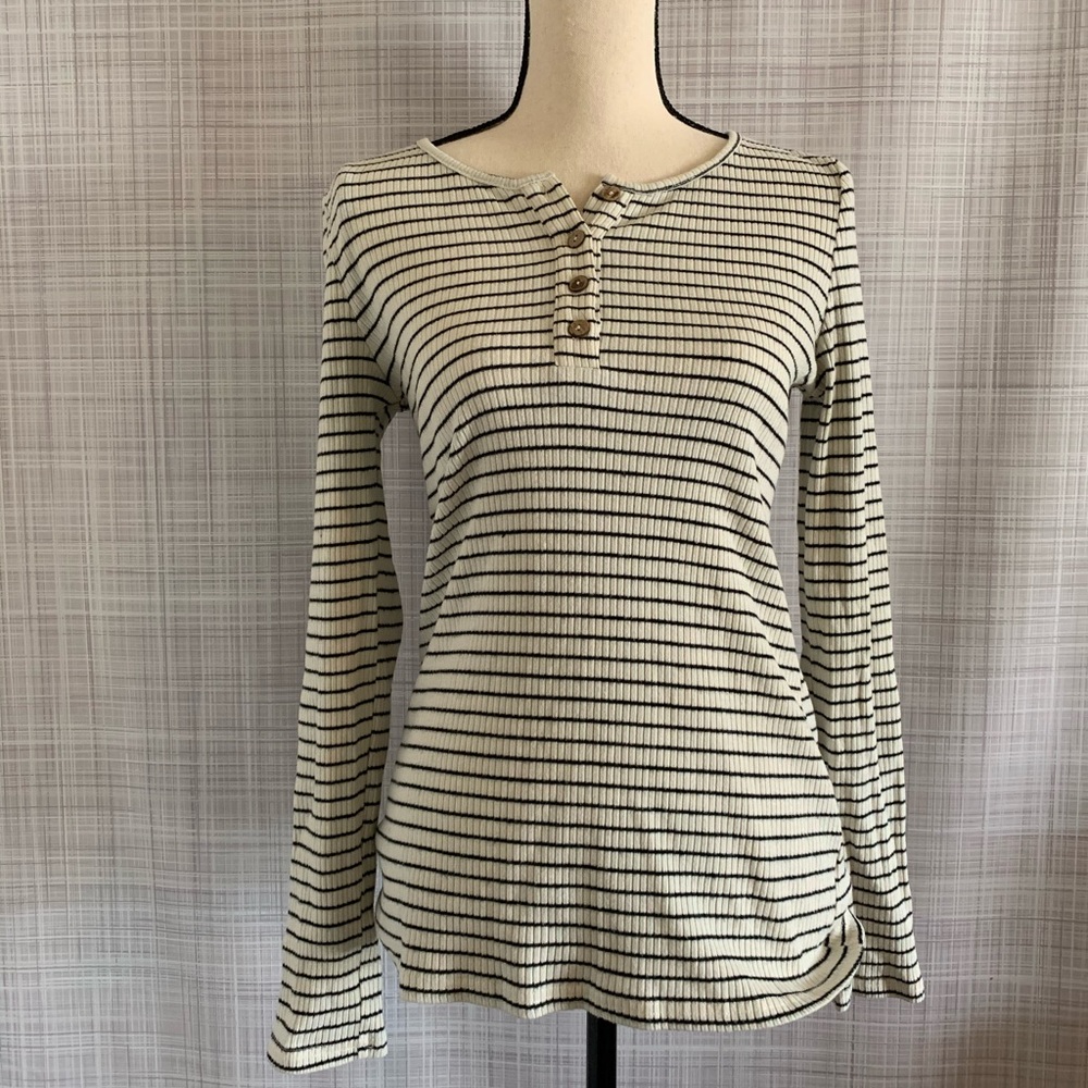 Easel Long Sleeve Stripped with Buttons